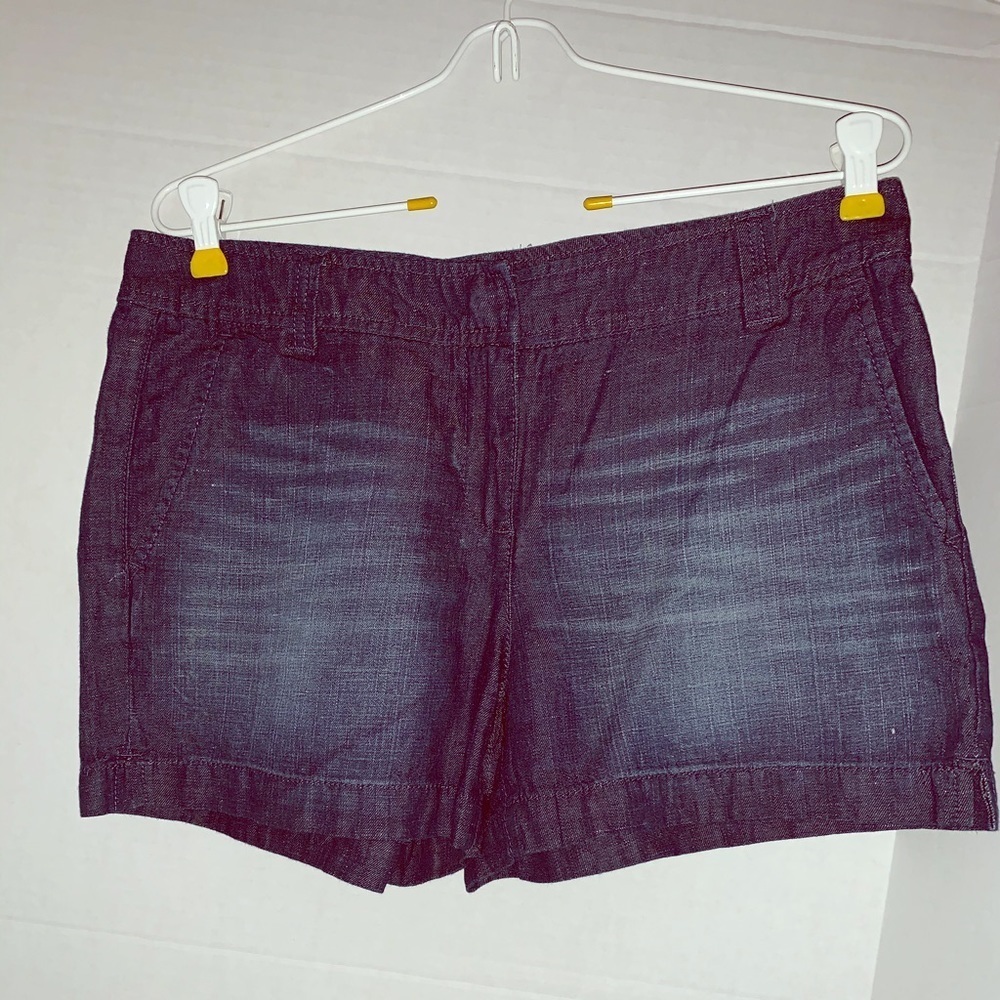 3/20⭐️New York & Company denim jean shorts size 6